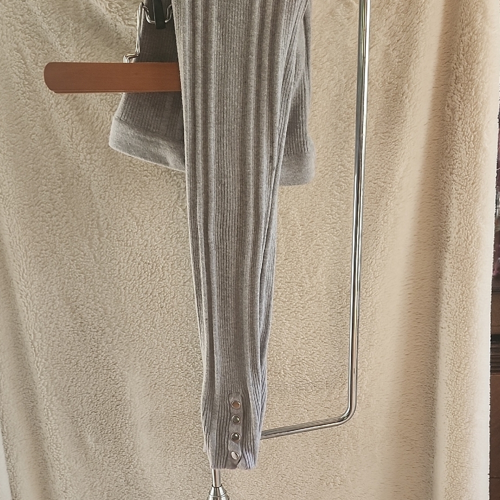 Gray Ribbed Knit Pants - Picture 4 of 5